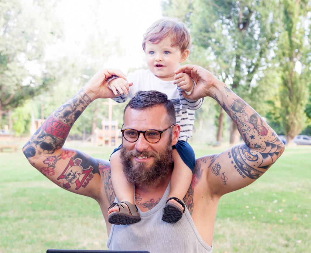 taking-baby-to-tattoo-shop